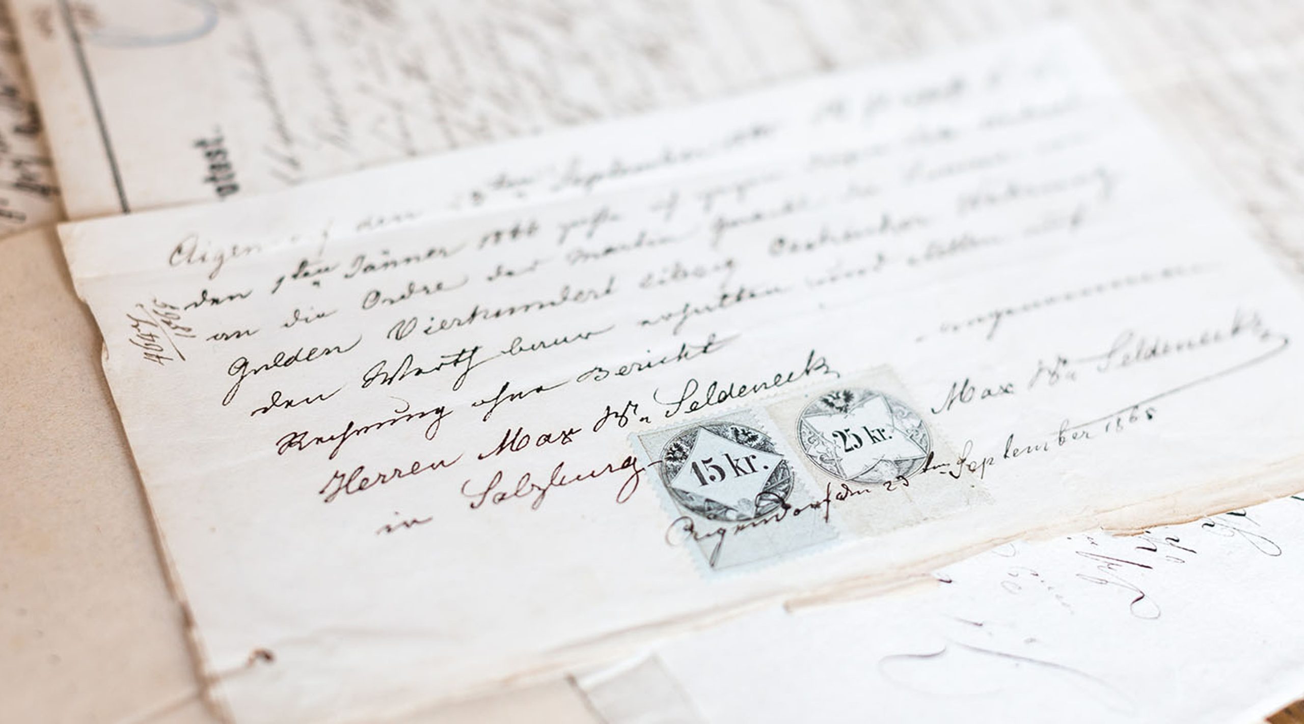 Altes, handschriftliches Dokument von 1868 mit Stempeln und Tinte in Sütterlinschrift.
